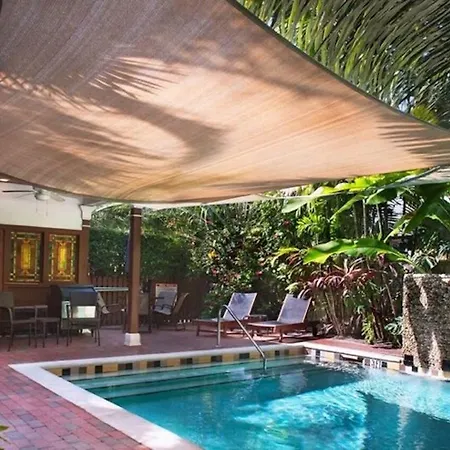 Travelers Palm Inn
